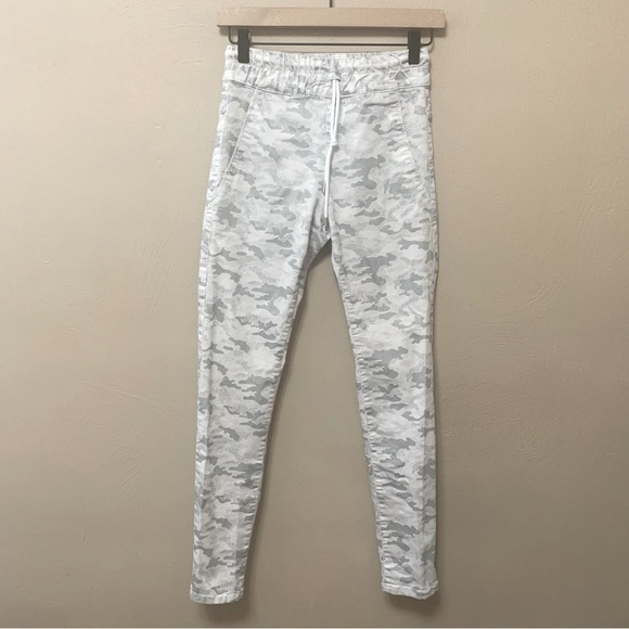 Bevy Flog Shely Jogger White Gray Silver Camo Size 24 - Picture 2 of 13